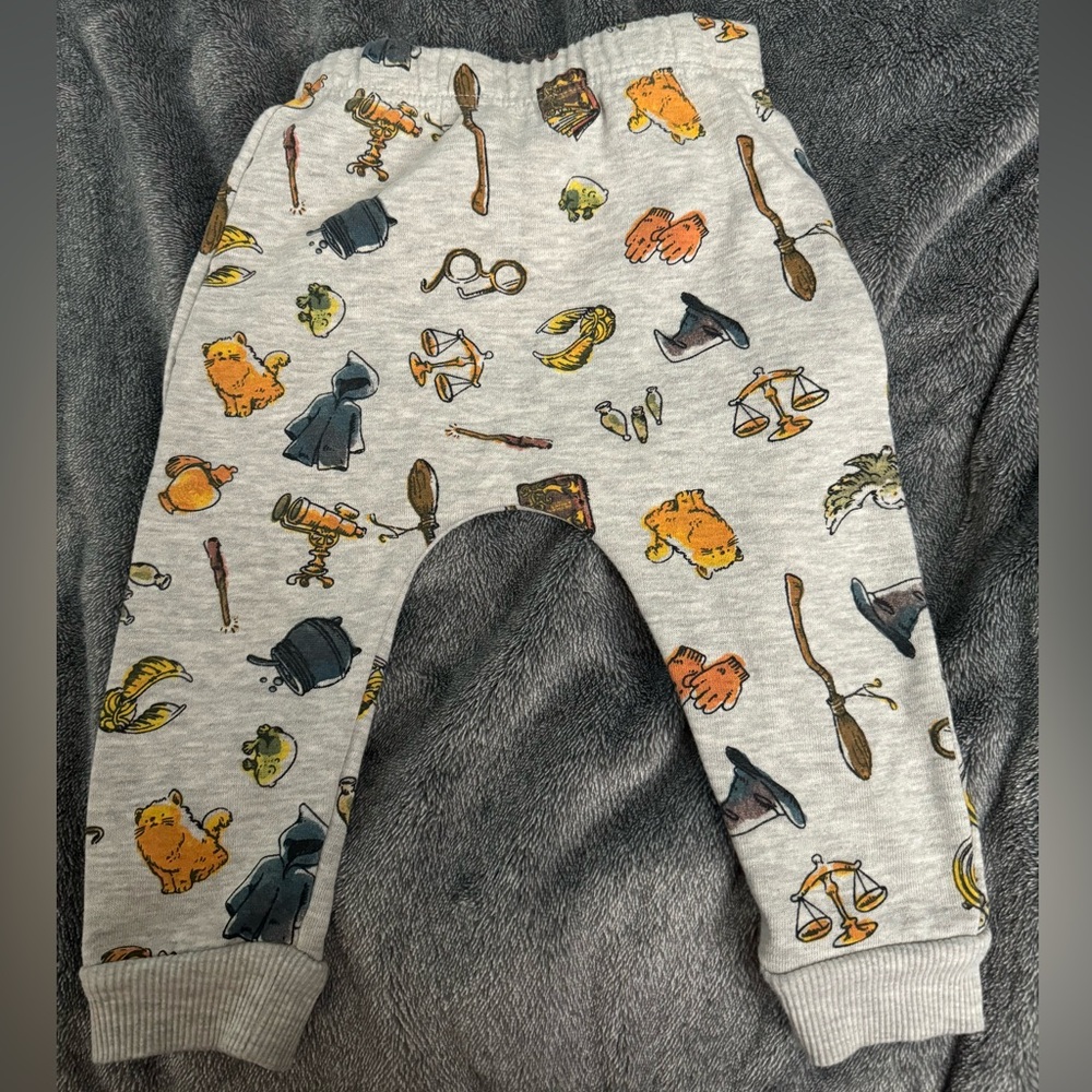 Harry Potter sweatpants size 24M super cute and soft